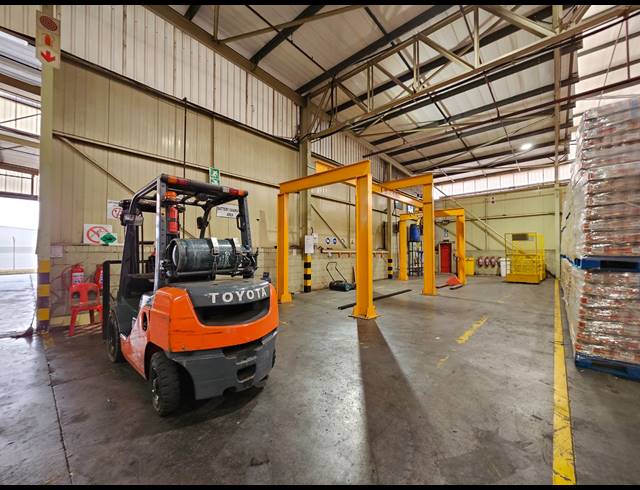 25,000M² WAREHOUSE TO LET IN BOKSBURG EAST